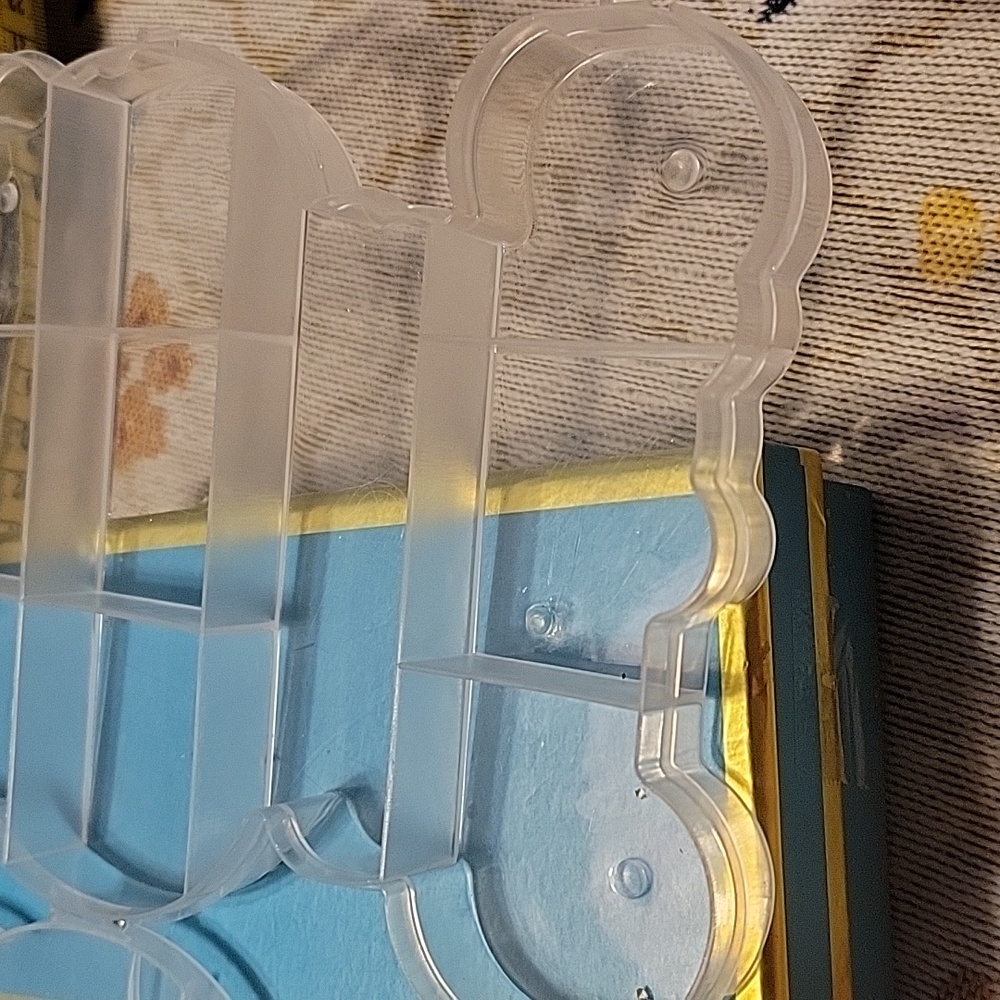 Hello Kitty Container - Picture 4 of 4